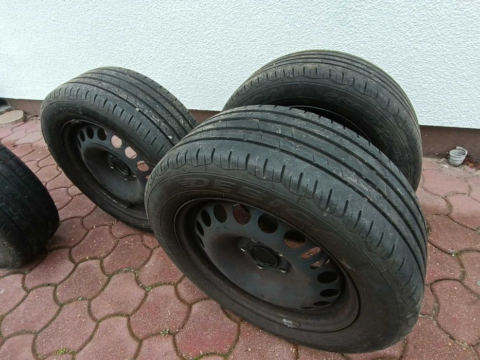 komplet używanych letnich opon Dębica Presto z felgami 215/55 R16