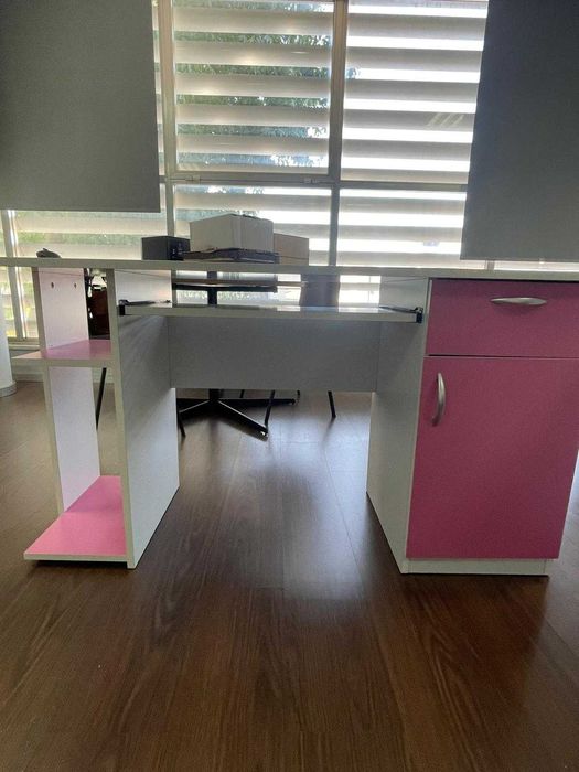 Secretária branca e cor-de-rosa para escritório ou estudo 140x57x75