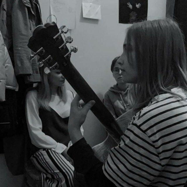 Учитель по гитаре для детей и подростков. Уроки игры на гитаре