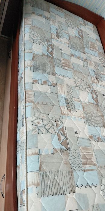 Ліжко з матрацом