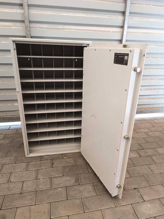 Szafa metalowa Sejf szafka depozytowa 96x55x30 S1 90kg