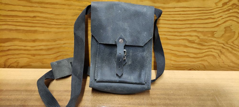 stara saszetka skórzana skóra PRL