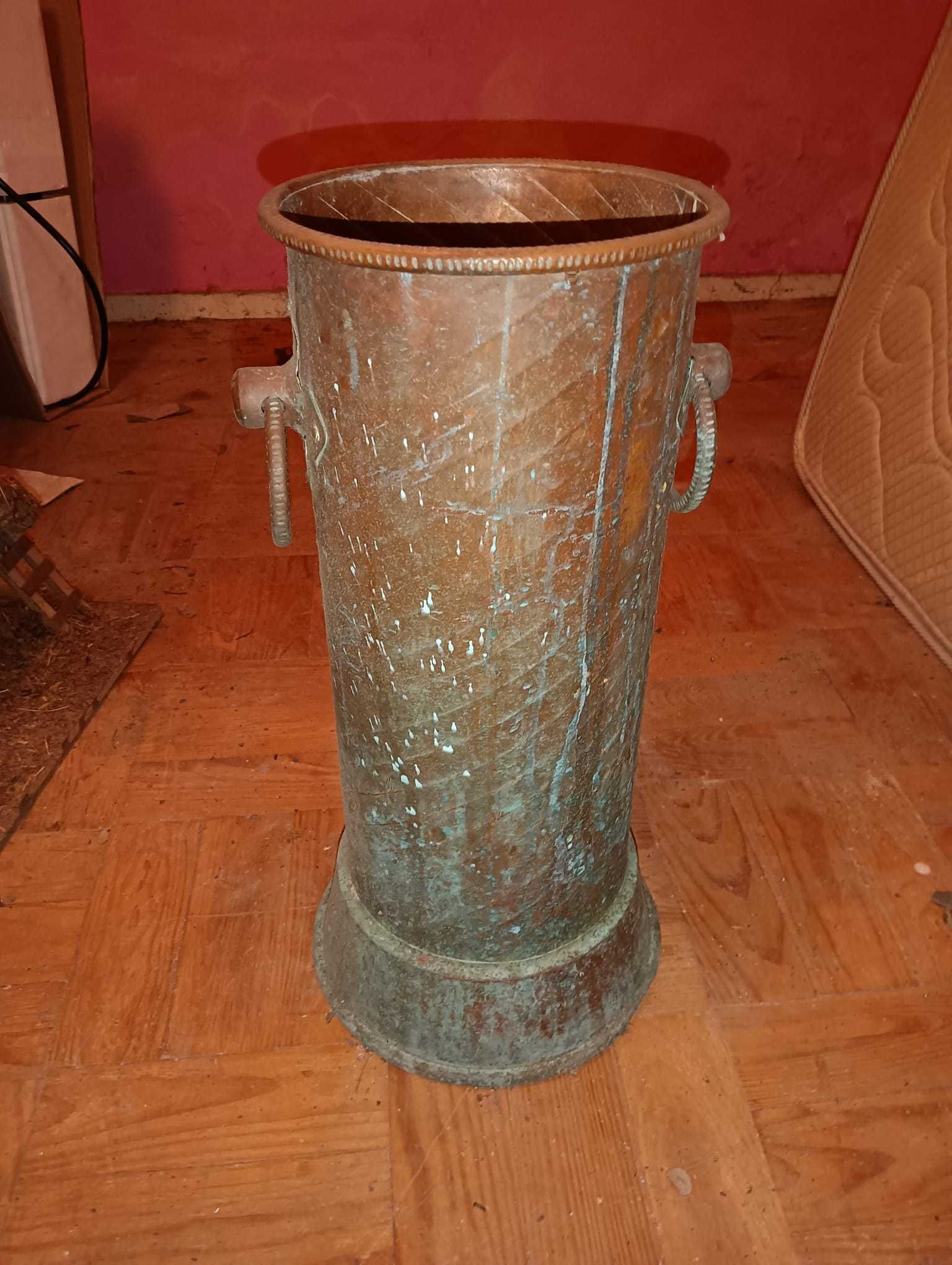 Suporte para guarda chuva em cobre