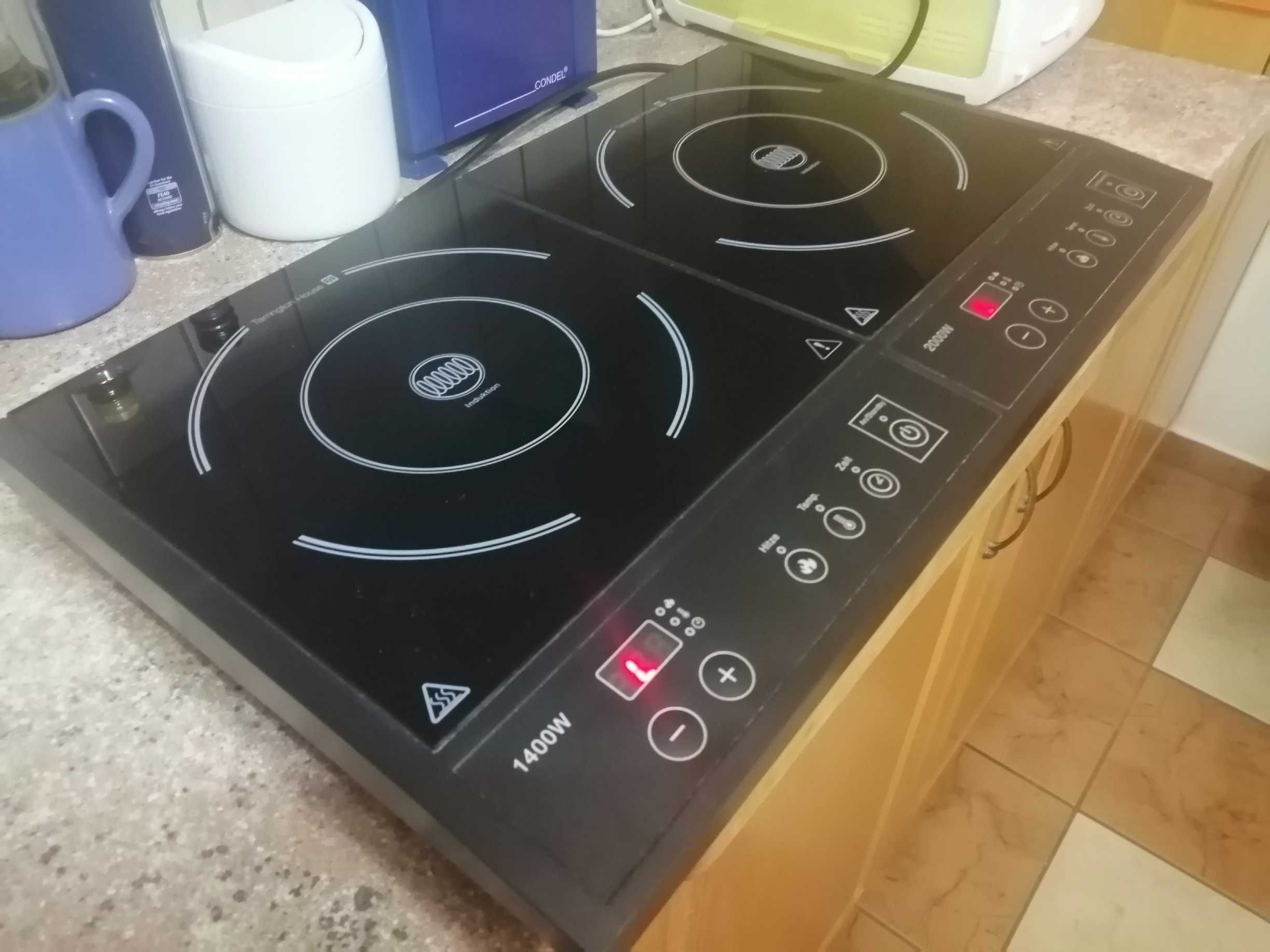 Kuchenka indukcyjna 2 palniki przenosna 1400 i 2000W  Model DIC 3400