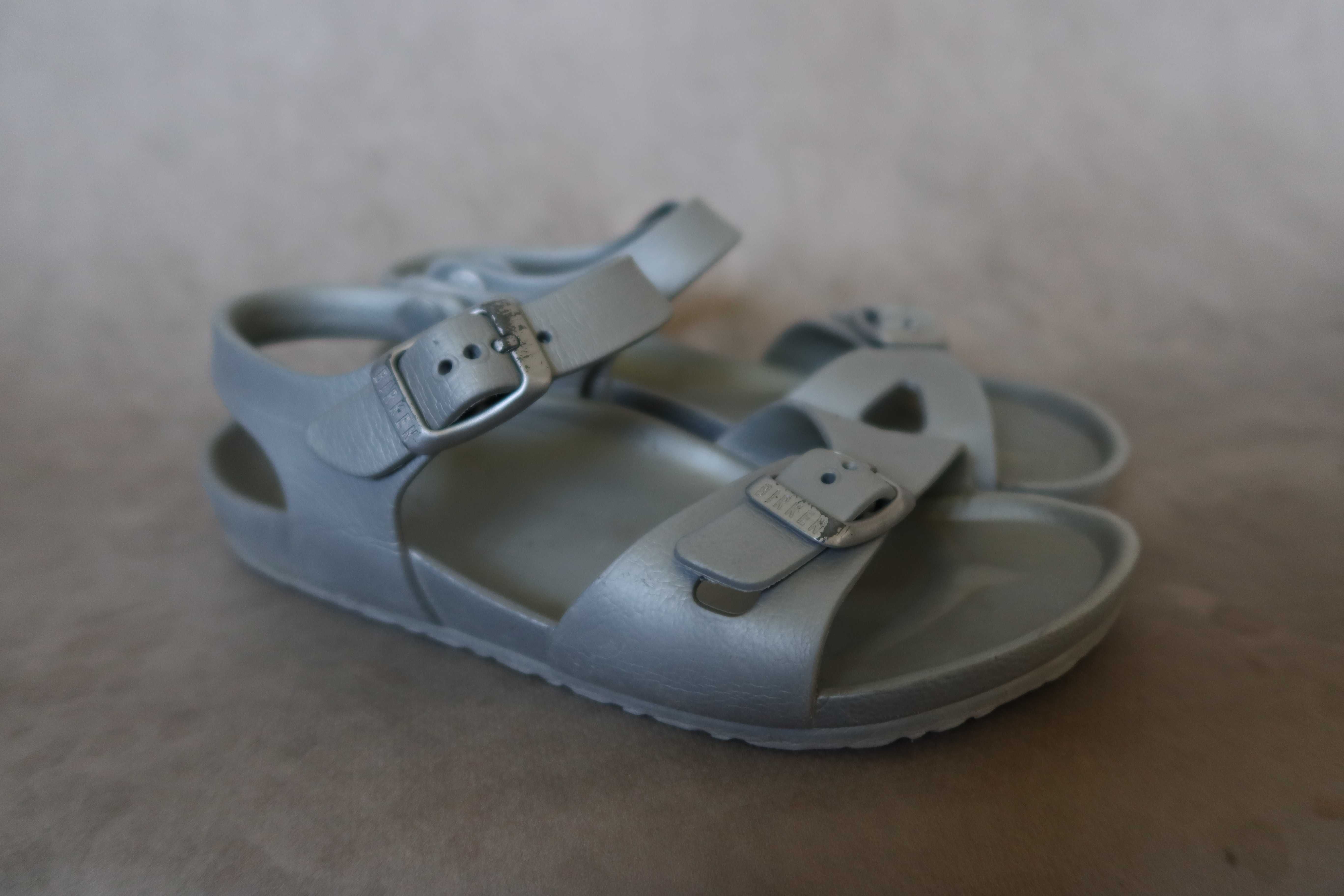 Sandały 31 BIRKENSTOCK srebrne pianka eva buty na lato buty do wody