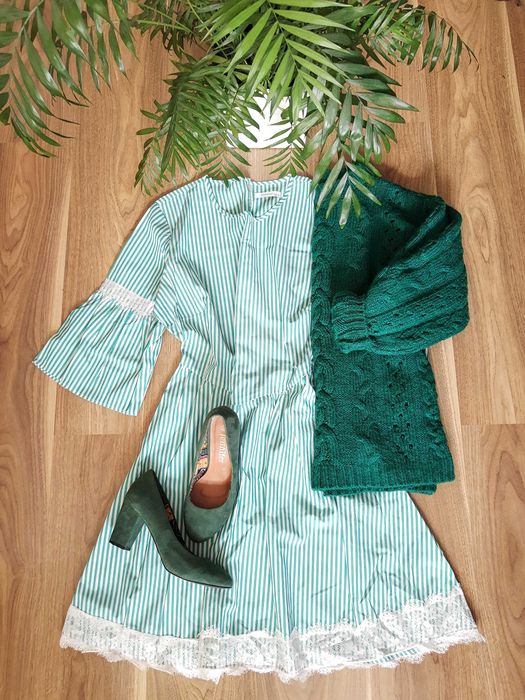 Reserved sukienka w paski z koronką pasuje na Xl i XXL