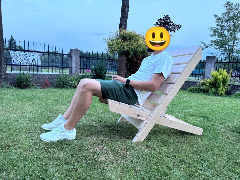 Drewniany leżak ogrodowy