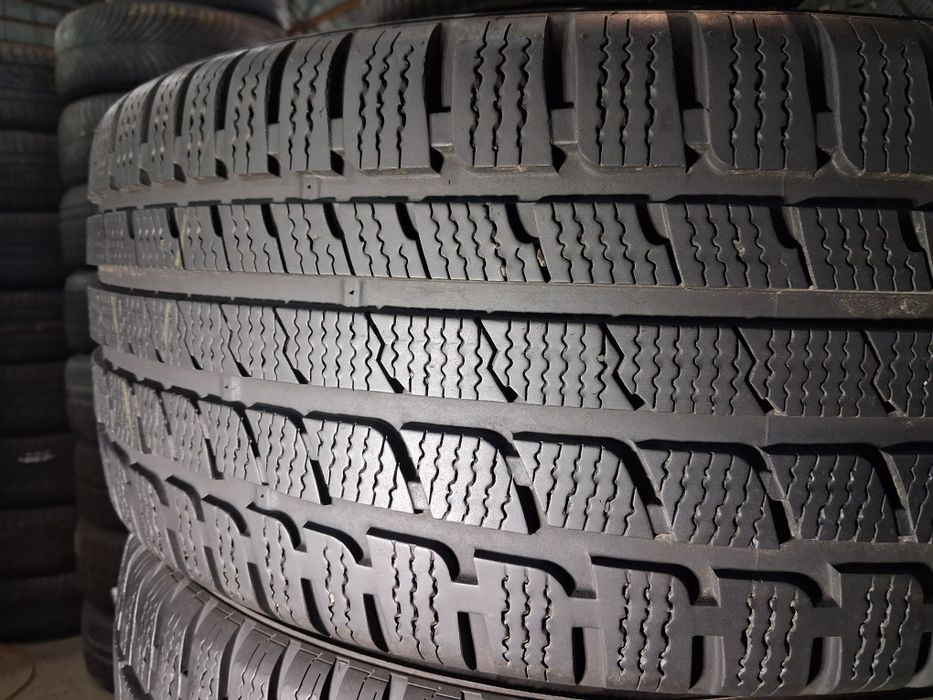 235/45 18 Kumho Izen kw 27 шини б/в зима Комплект