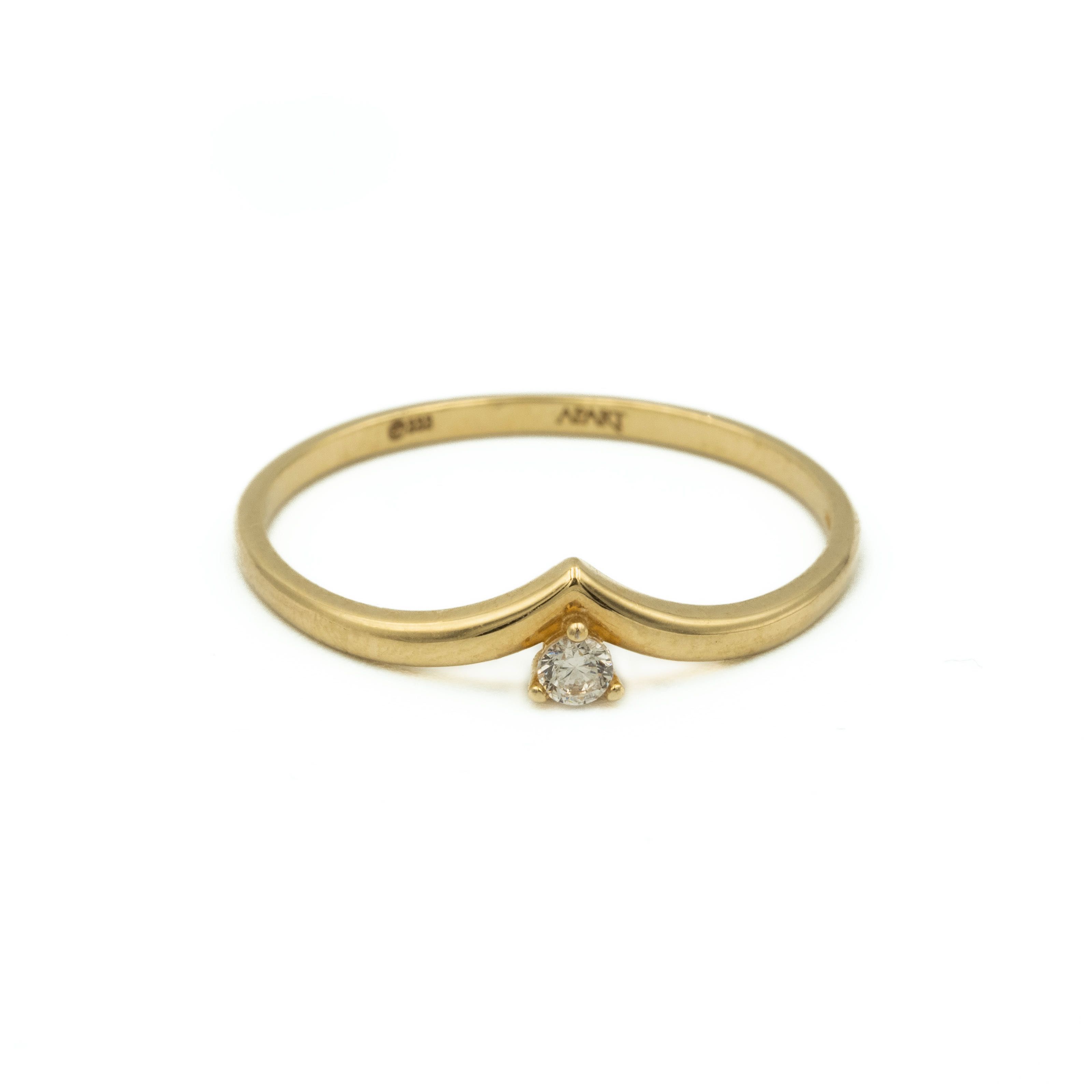Złoty delikatny pierścionek firmy APART z cyrkonią
