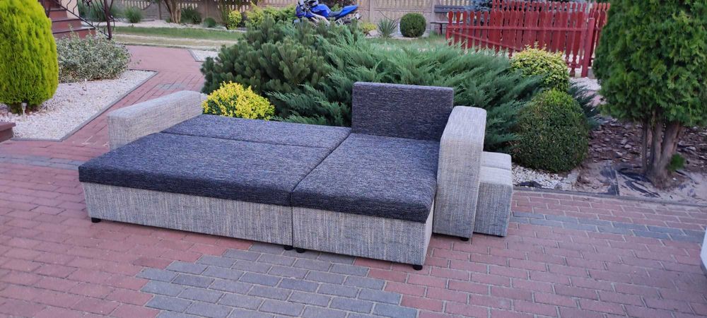 Kanapa GRAND z pufami. Kanapa z pufami