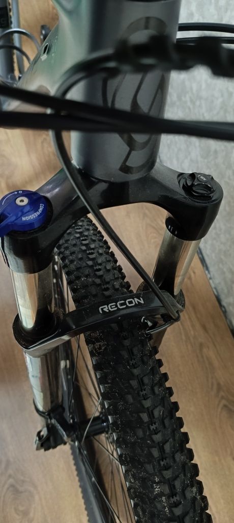 Велосипед Cyclone pro 2.0 на вилке Rock Shox и Shimano Deore XT