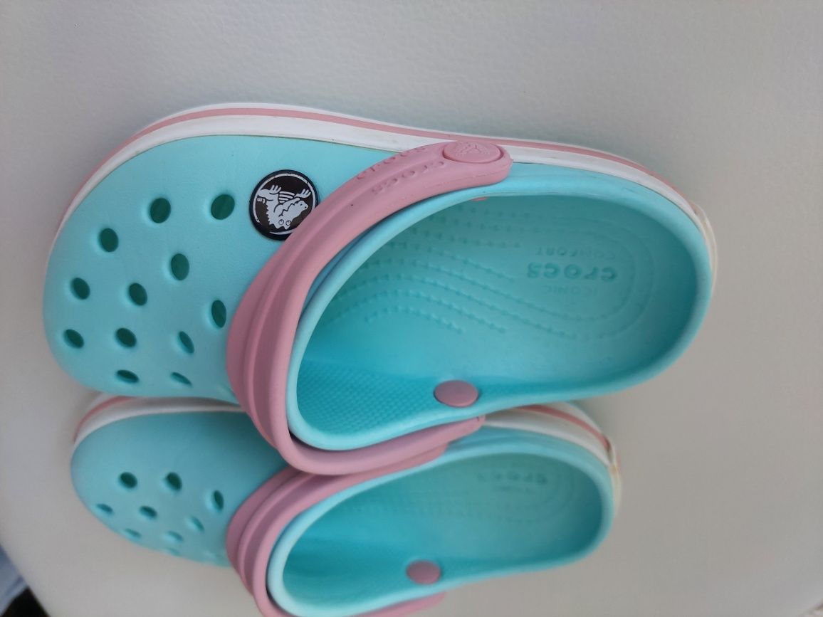 Crocs Turquesa C9