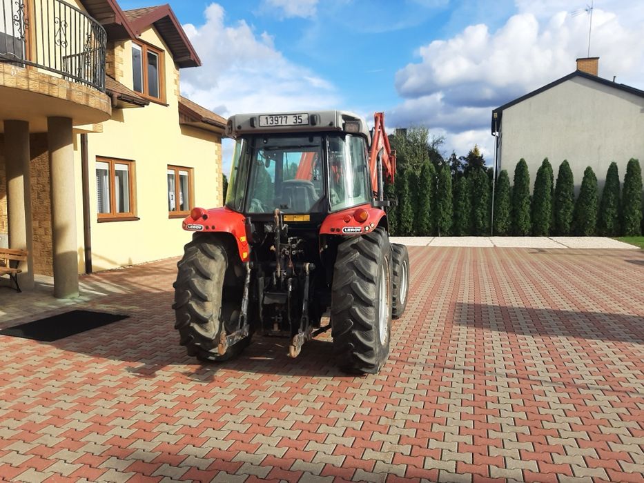 Massey Ferguson 5445 z turem