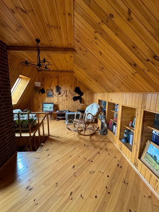 Затишний заміський будинок із каміном та атмосферою мисливського дому!