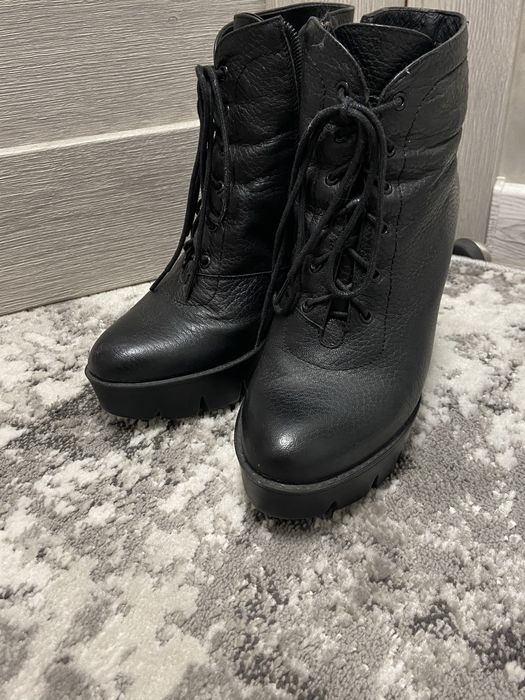 Шкіряні ботинки