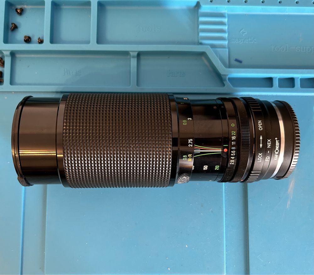 Vivitar Series 1 70-210mm f/2.8-4 macro Canon FD