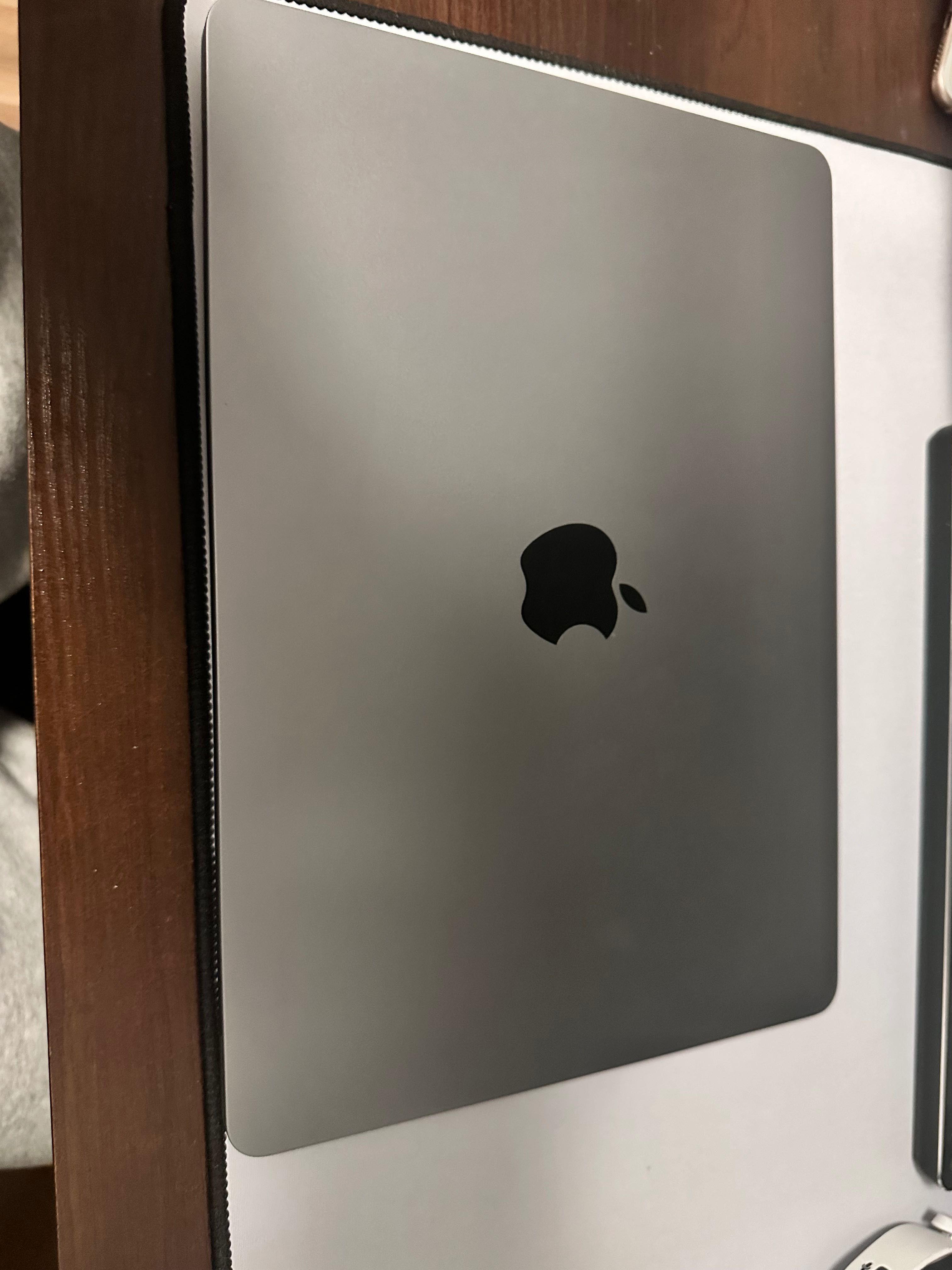 MacBook Air M3 2024