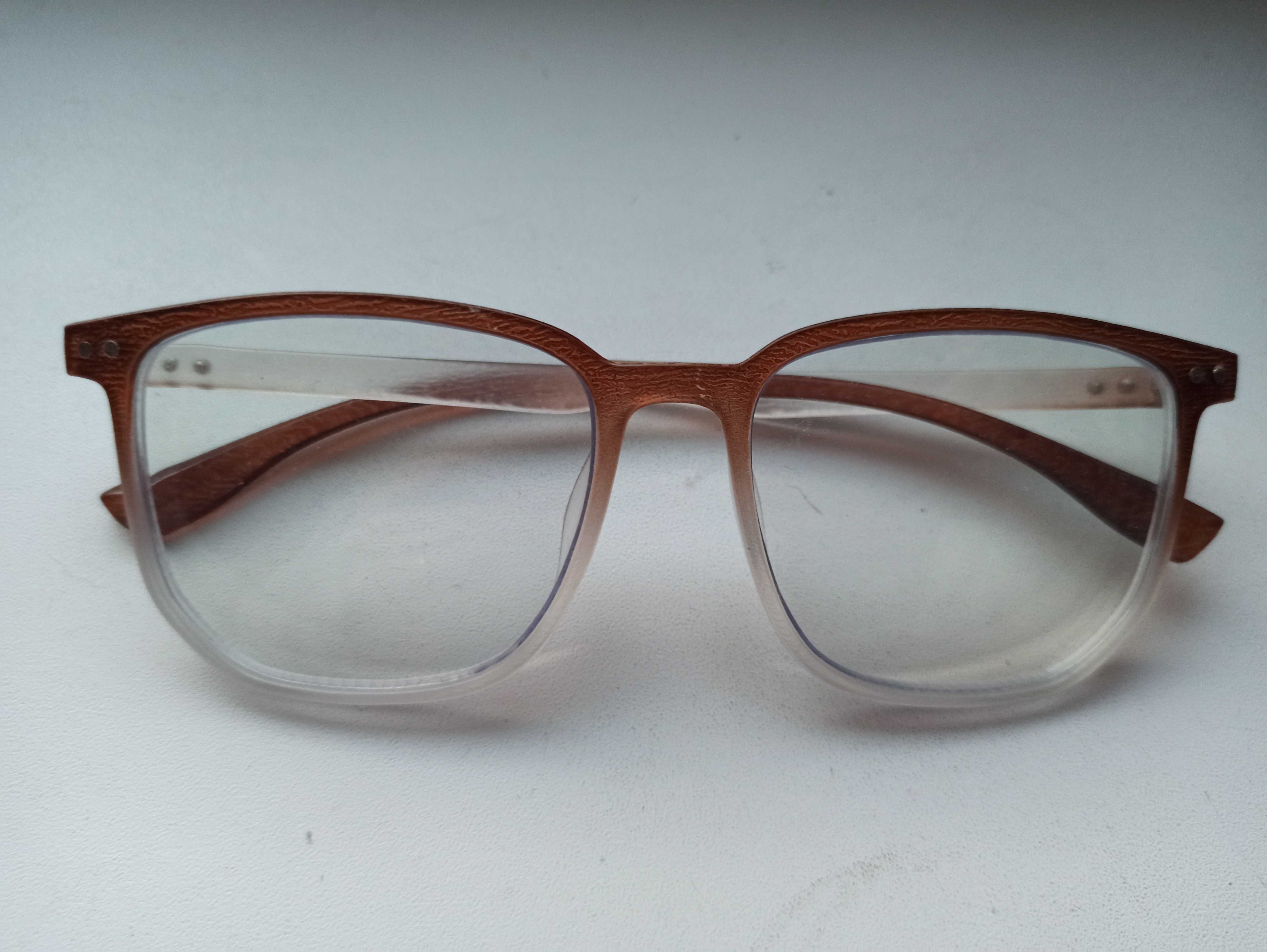 Brązowe klasyczne okulary -3 oprawki nowe