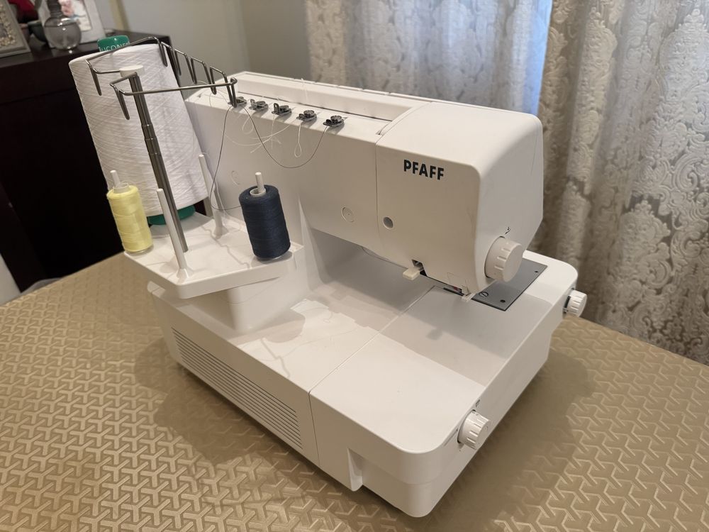 Maquina PFAFf coverlock 3.0