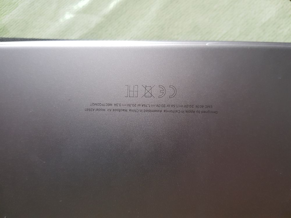 MacBook Air M2 2023
