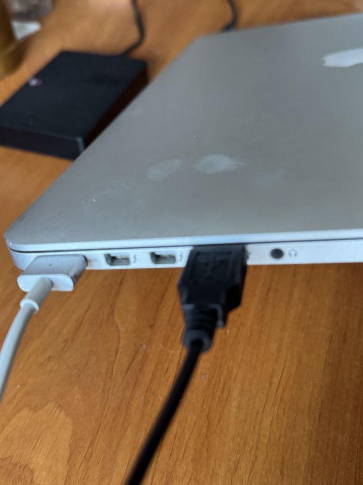 MacBook Pro retina 15” i7 16 GB RAM 512GB SSD. Meados de 2014.