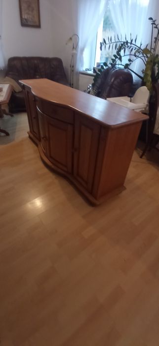 Sprzedam komodę dembową.