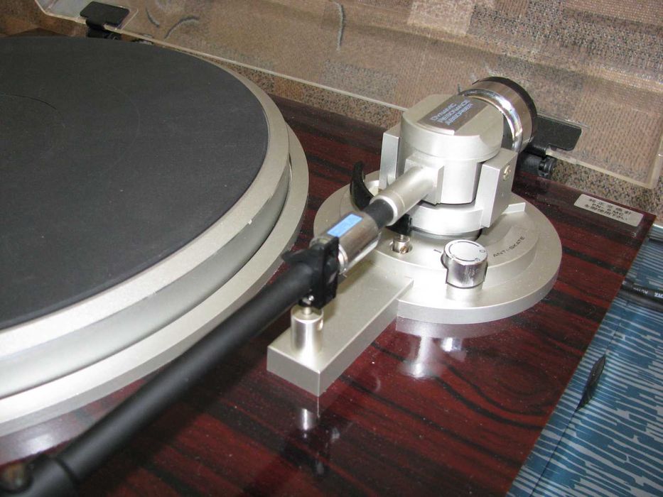 Gramofon Pioneer PL-707