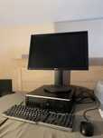 Komputer HP, intel i5, Radeon HD, Windows 10.  Monitor LG