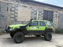Terenowy Jeep Grand Cherokee ZJ 5.2 V8 – Offroad