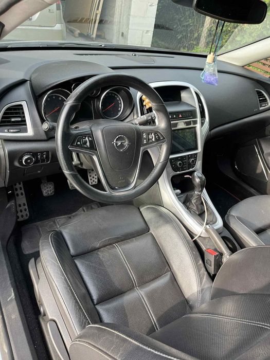 Opel Astra J 2010