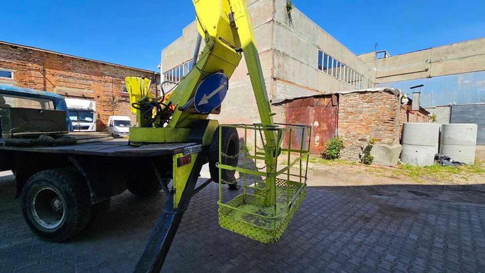 Продається АВТОВИШКА ЗІЛ 130 1982 Машина повністю на ходу сів поїхав