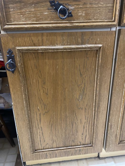 Meble kuchenne - szafki i stol kuchenny