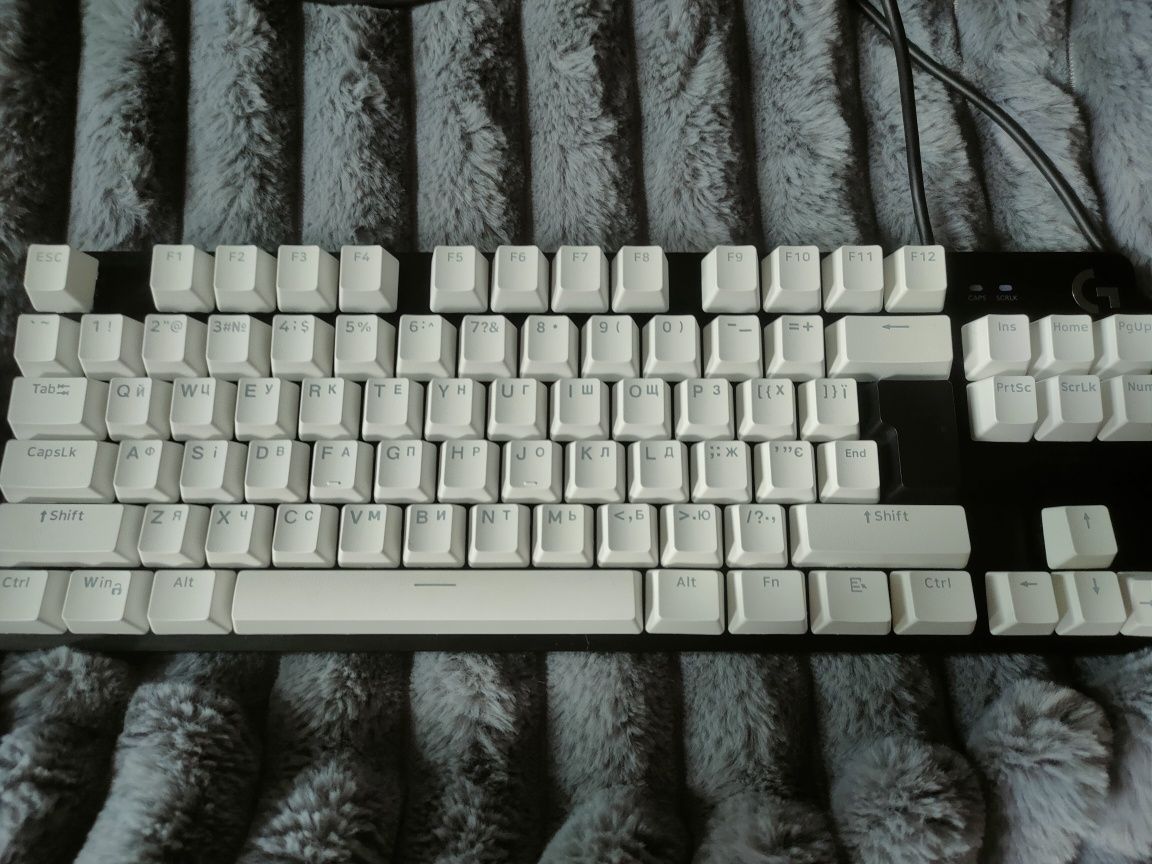 продам игровую клавиатуру Logitech g413 tkl se