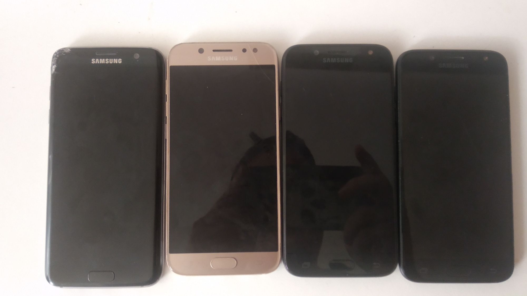 Лот Samsung Galaxy S7 Edge и 3 шт. Samsung J5 в нерабочем состоянии