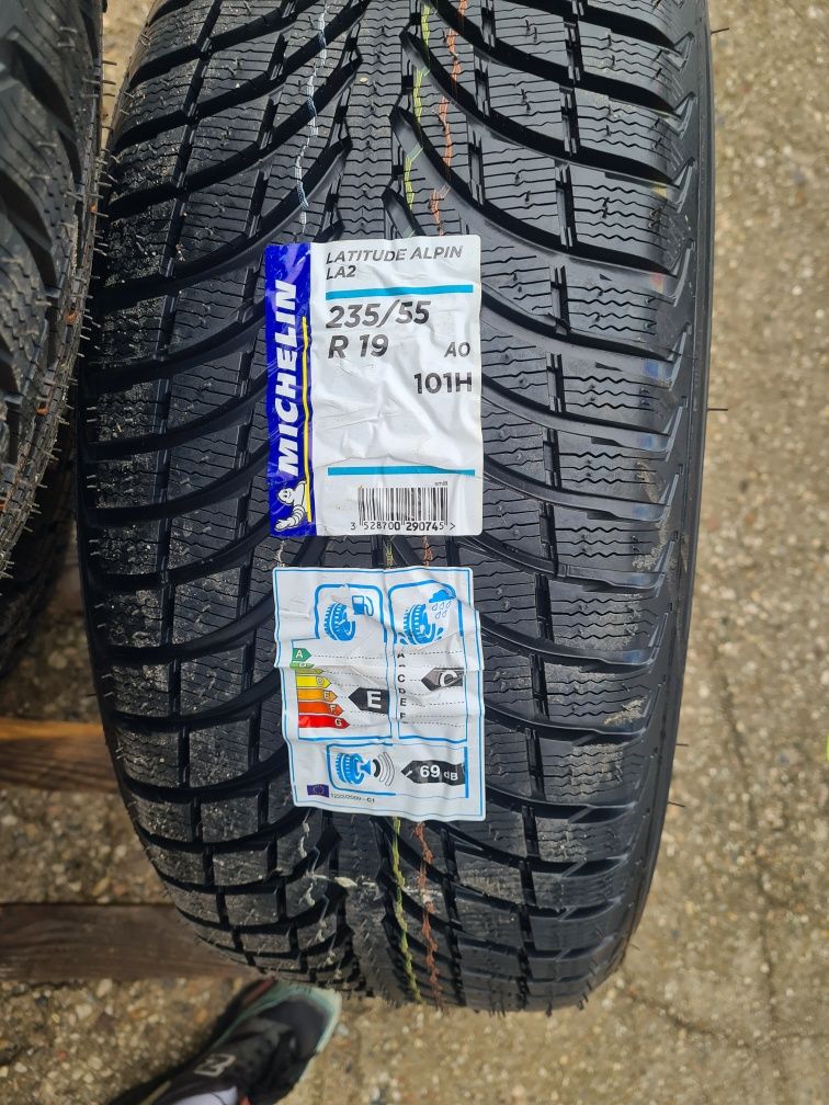 Komplet nowe oryginał koła zimowe Mercedes glc amg 235/55/19 michelin