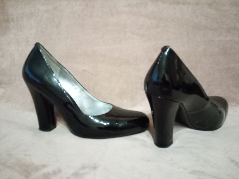Туфлі модельні шкіра