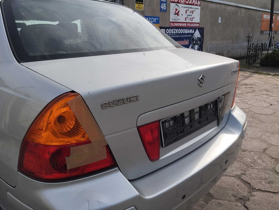 Suzuki Liana 1.6i 4D Sedan 2004r.Lampa tylna lewa.