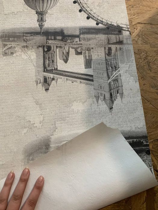 Обои / Шпалери Bravo з невеликим дефектом