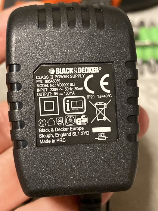 Wkrętak akumulatorowy Black Decker + zestaw bitów