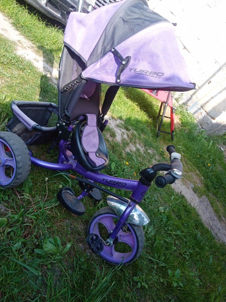 Трёхколёсный детский велосипед
