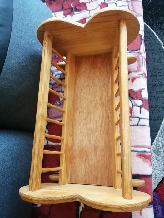 Sprzedam kołyskę dla lalek ręcznie robiona na zamówienie była.