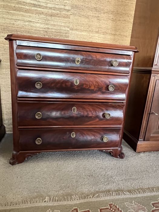 Negociável Comoda antiga de madeira