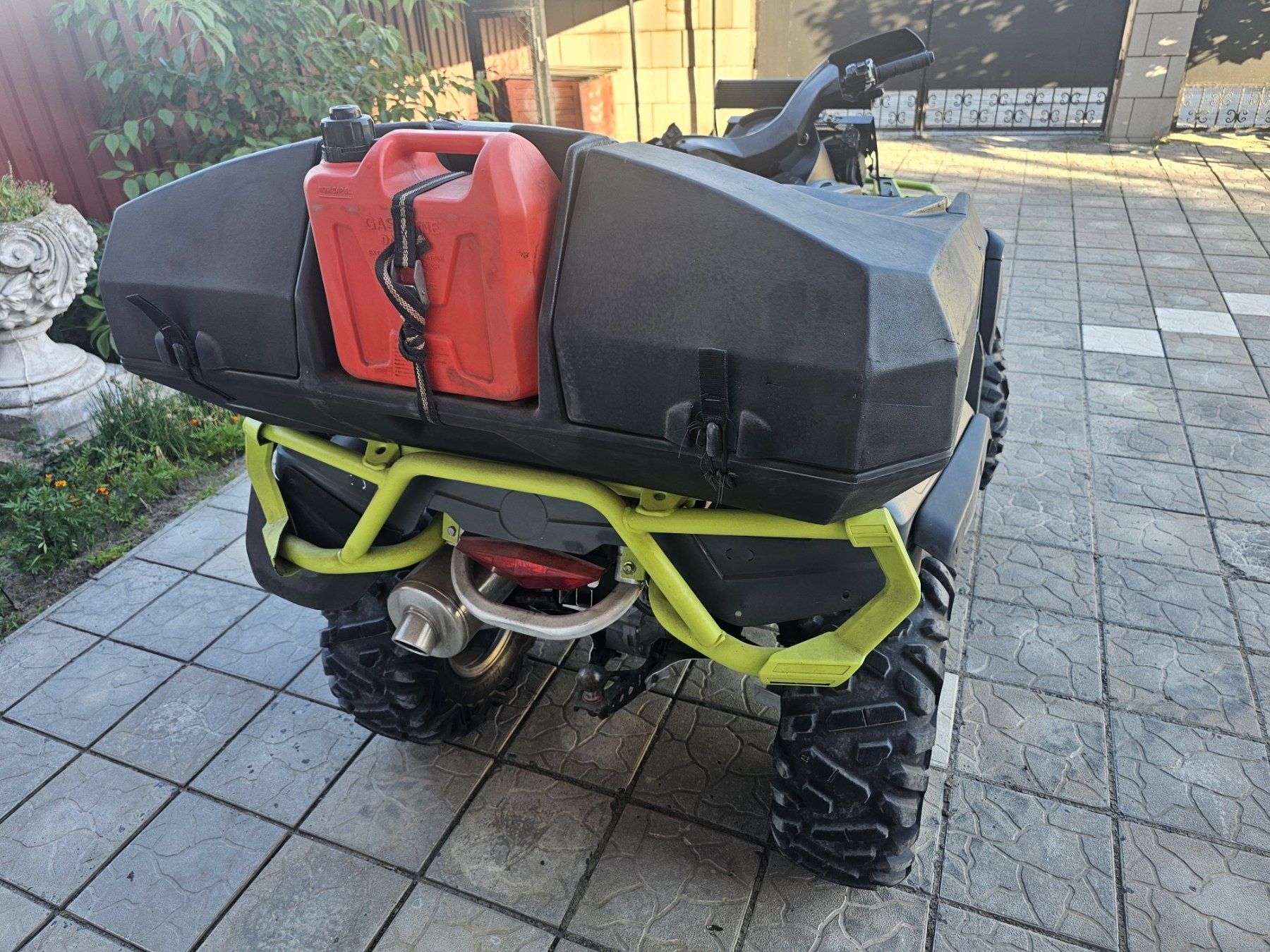 Квадроцикл BRP 800r