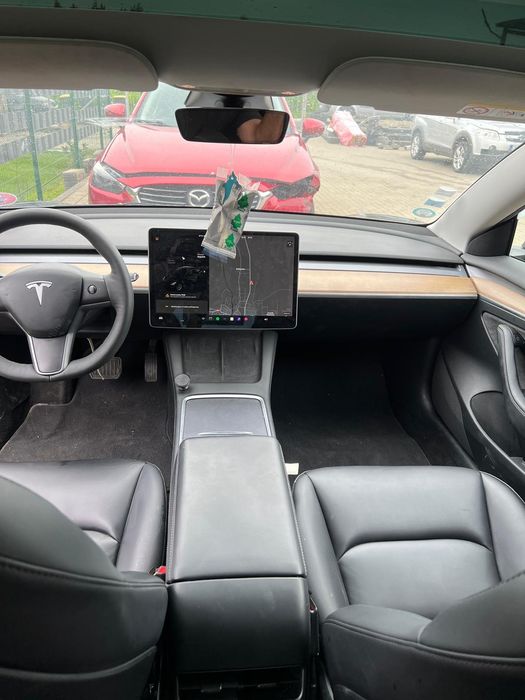 Tesla Model 3 Lift 2021r.