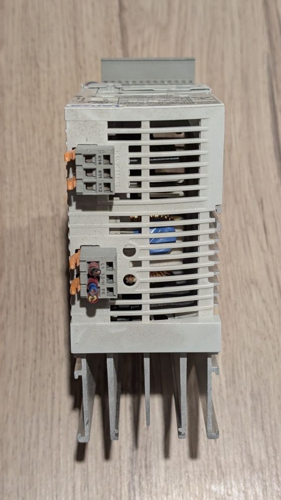 Falownik Lenze E82EV371_2C  8200 Vector