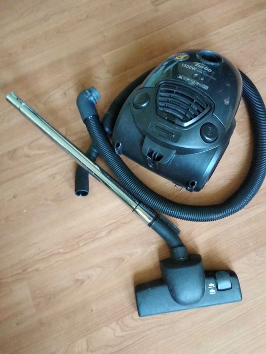 вакуумний пилосос  LG Turbo