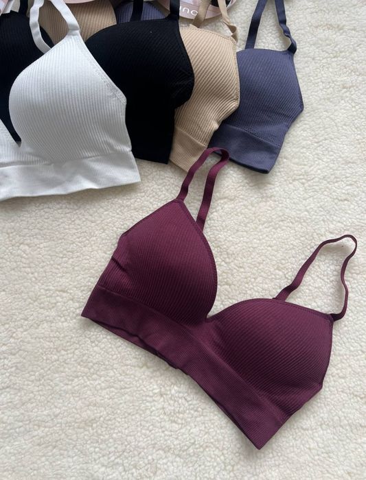 Базовые бюстгальтеры на чашку А,В,С безшовні і з пуш ап