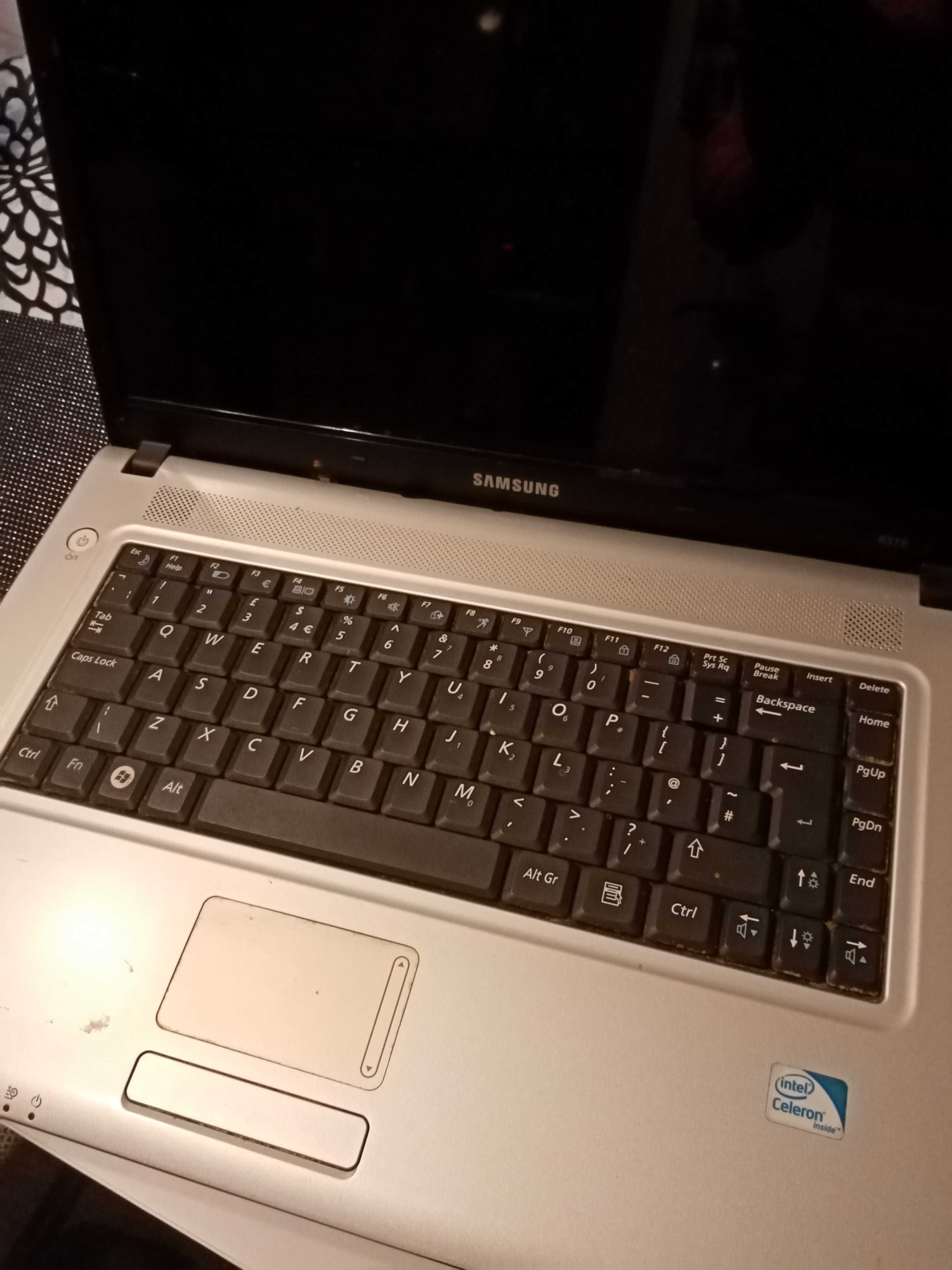 Laptop Samsung na części plus torba na laptopa