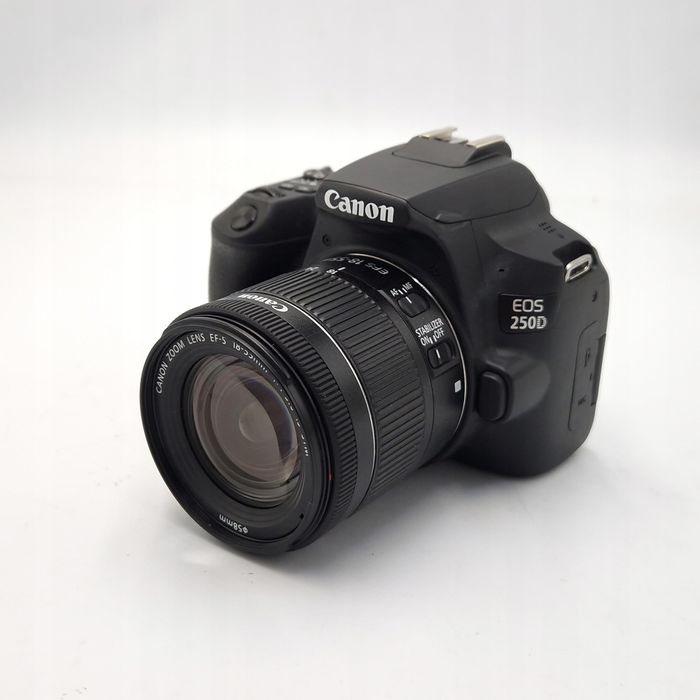 Lustrzanka canon eos 250d 18-55 stm