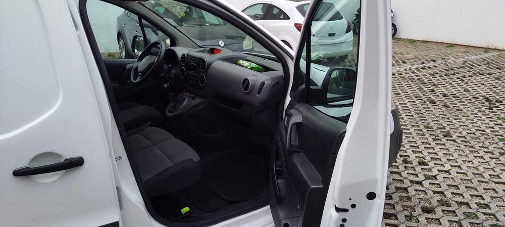 Peugeot Partner 1.6 BlueHDi_100cv - Versão Longa _ DVR incluído
